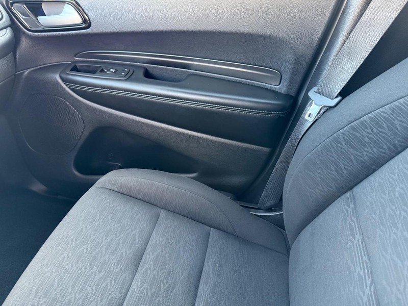 Dodge Durango Vehicle Full-screen Gallery Image 23