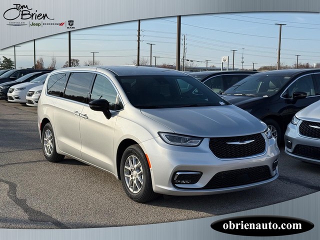 2026 Chrysler Pacifica Select at Tom O'Brien Chrysler Jeep Dodge Ram in Indianapolis IN