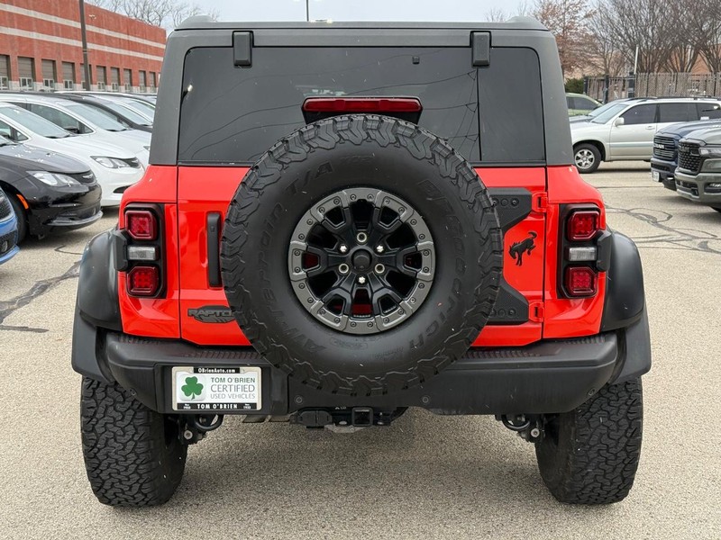 Ford Bronco Vehicle Full-screen Gallery Image 04