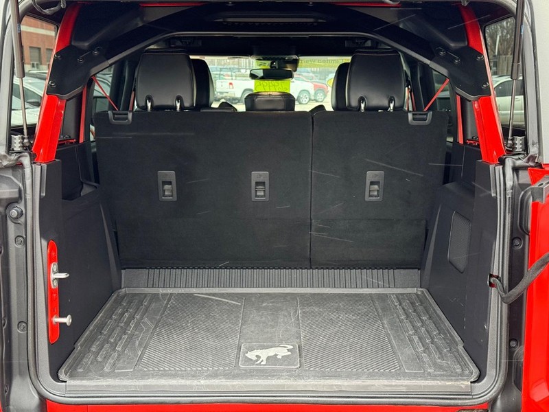 Ford Bronco Vehicle Full-screen Gallery Image 07