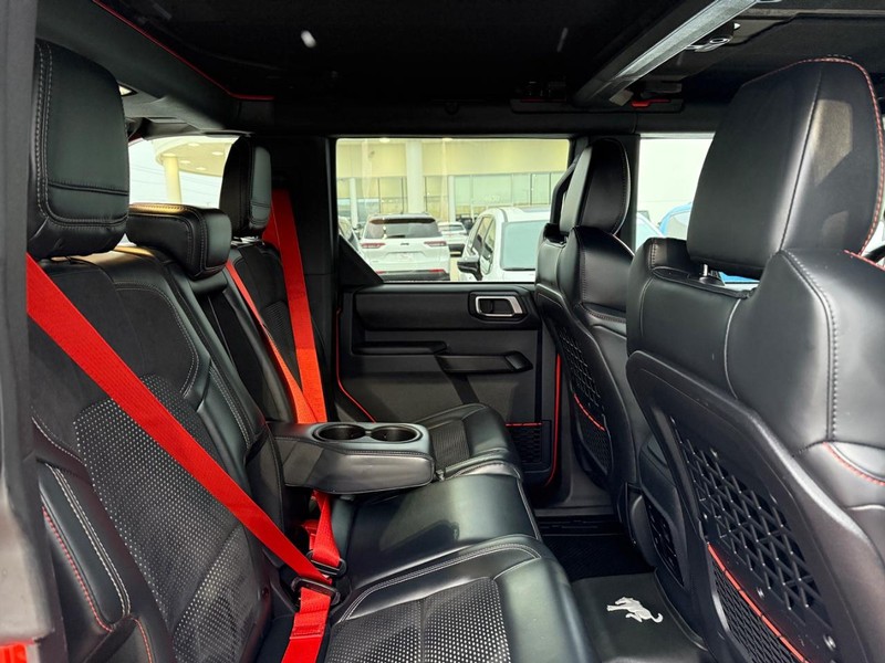 Ford Bronco Vehicle Full-screen Gallery Image 10