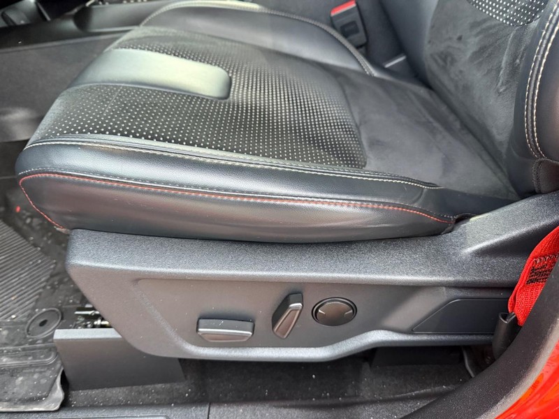 Ford Bronco Vehicle Full-screen Gallery Image 25