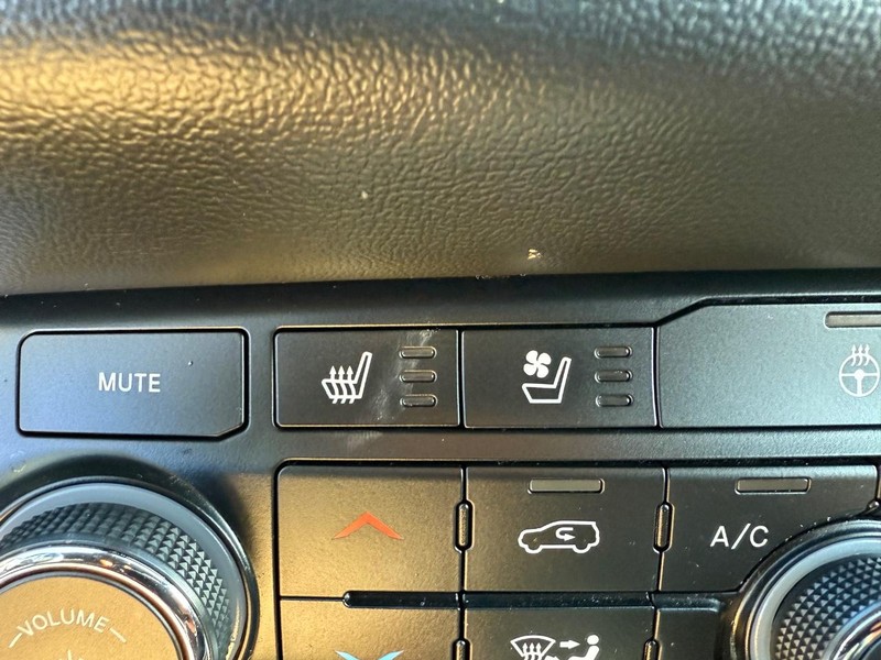 Dodge Durango Vehicle Full-screen Gallery Image 19