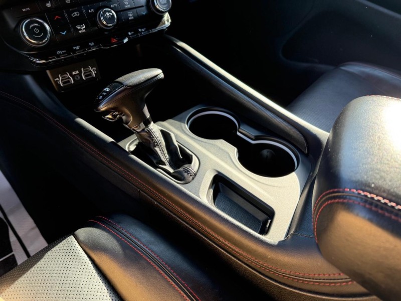 Dodge Durango Vehicle Full-screen Gallery Image 23