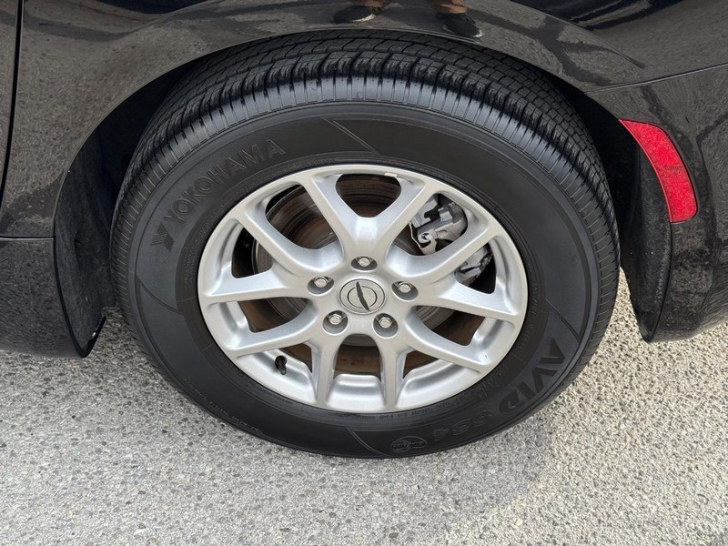 Chrysler Pacifica Vehicle Full-screen Gallery Image 06