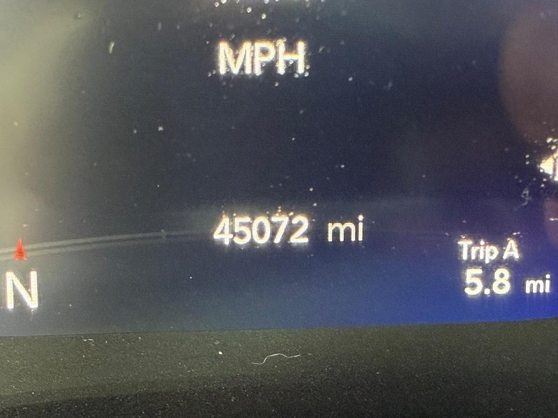 Chrysler Pacifica Vehicle Full-screen Gallery Image 24