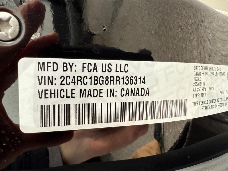 Chrysler Pacifica Vehicle Full-screen Gallery Image 27