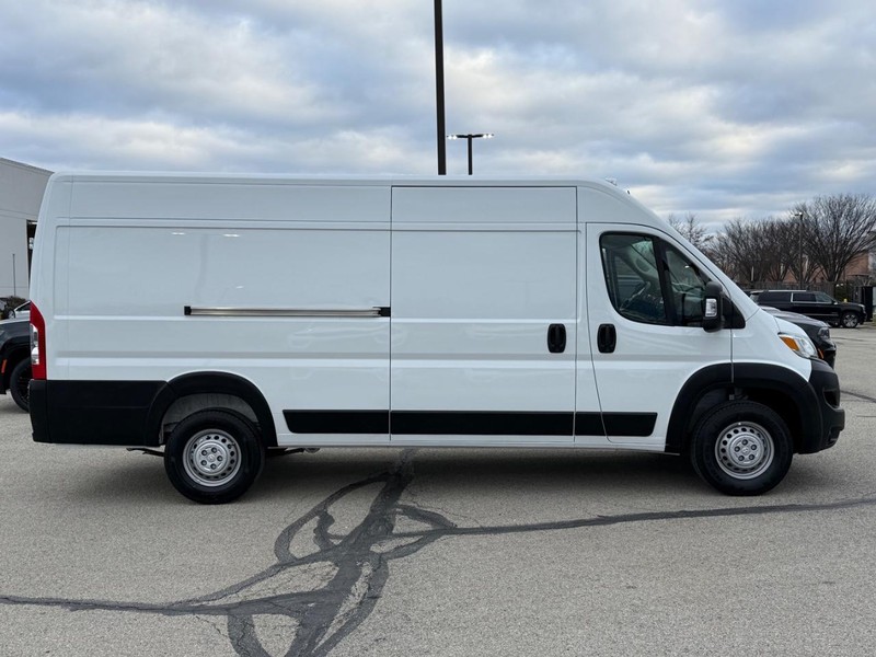 Ram ProMaster Cargo Van Vehicle Full-screen Gallery Image 02