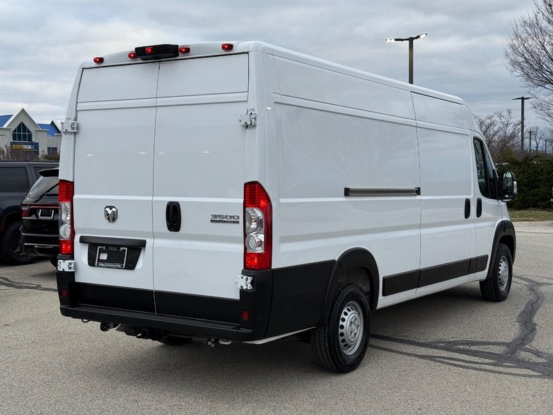Ram ProMaster Cargo Van Vehicle Full-screen Gallery Image 03