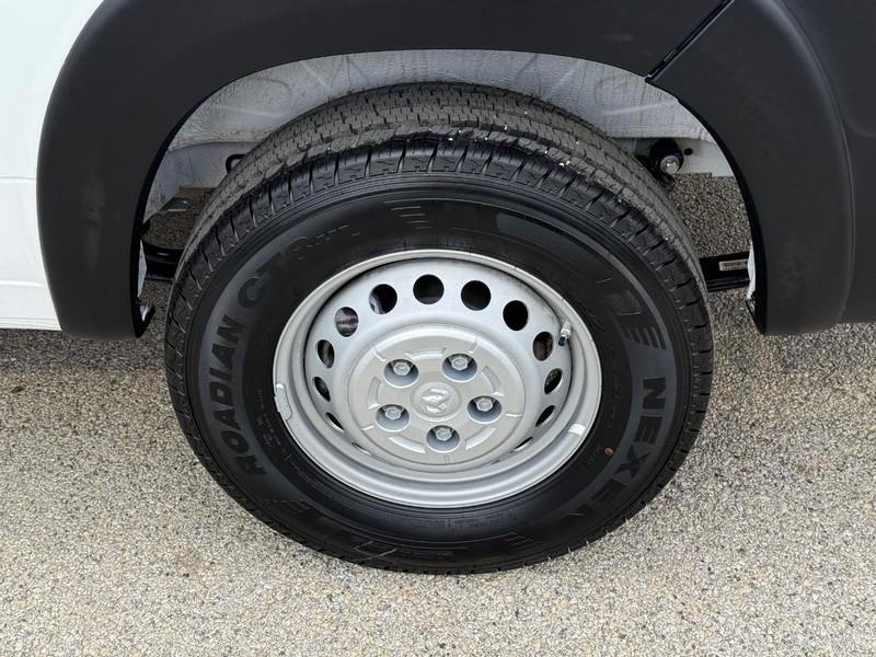 Ram ProMaster Cargo Van Vehicle Full-screen Gallery Image 06