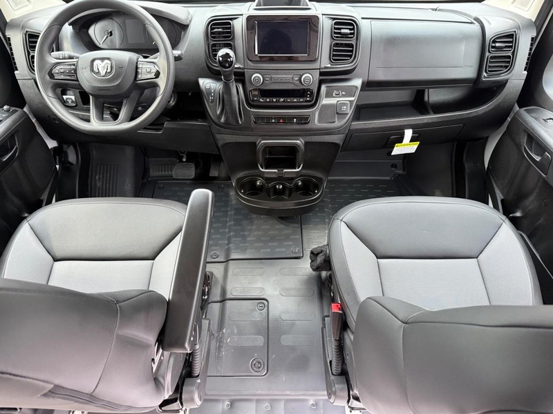 Ram ProMaster Cargo Van Vehicle Full-screen Gallery Image 12