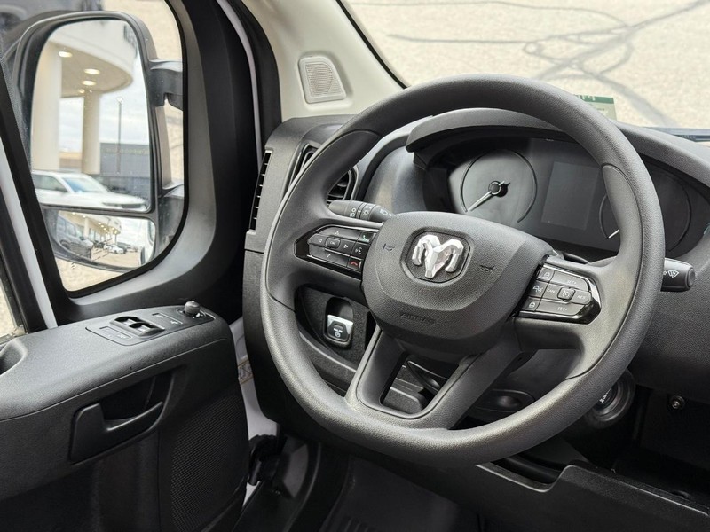 Ram ProMaster Cargo Van Vehicle Full-screen Gallery Image 13