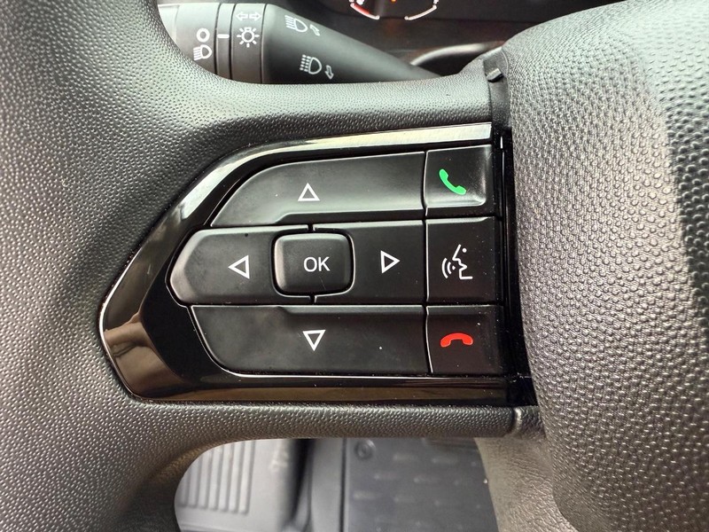 Ram ProMaster Cargo Van Vehicle Full-screen Gallery Image 14