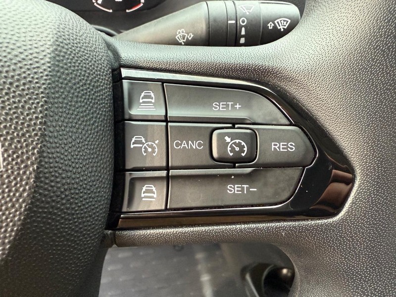 Ram ProMaster Cargo Van Vehicle Full-screen Gallery Image 15