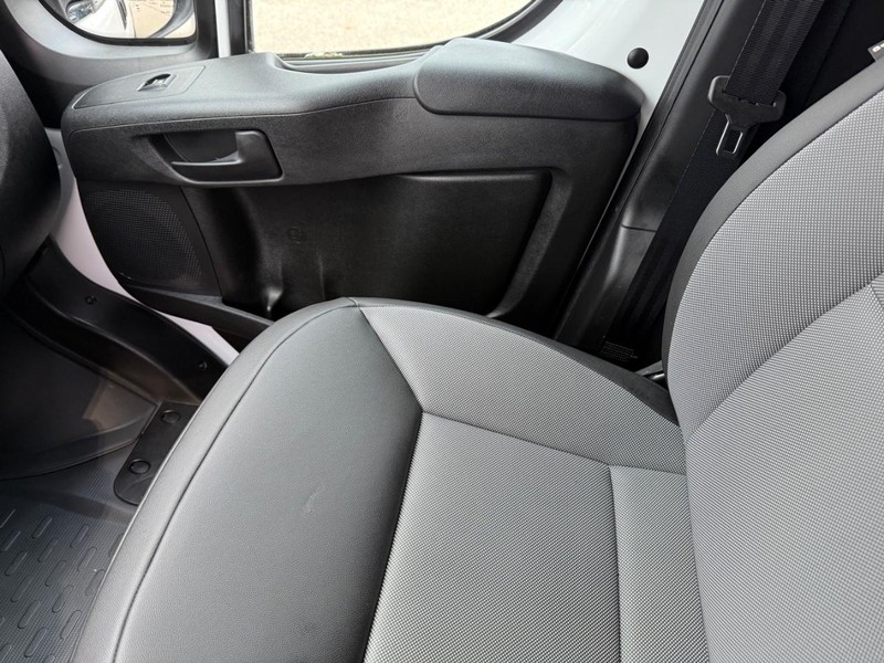 Ram ProMaster Cargo Van Vehicle Full-screen Gallery Image 21