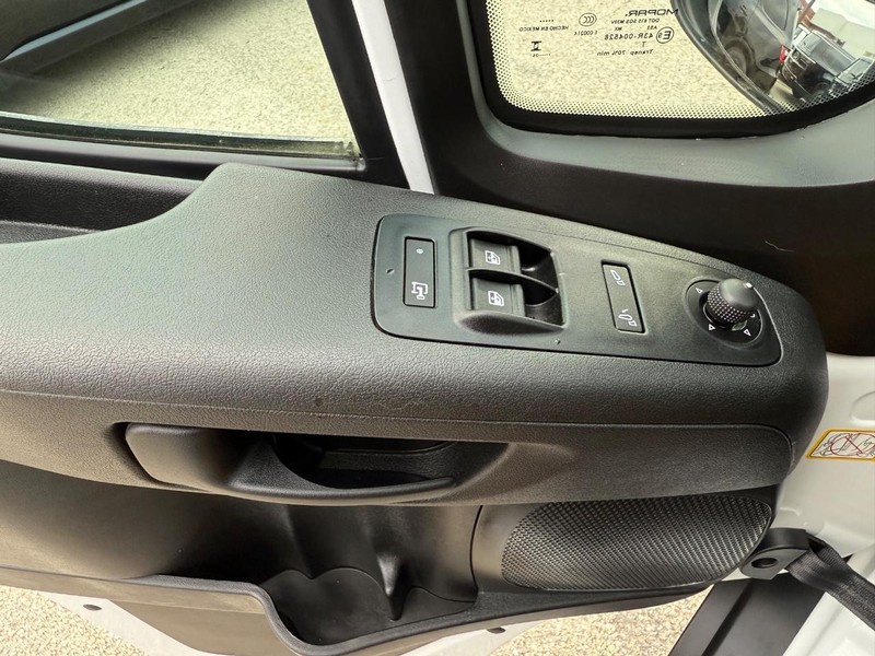 Ram ProMaster Cargo Van Vehicle Full-screen Gallery Image 23