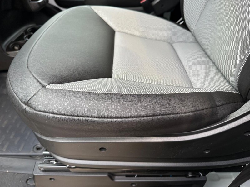 Ram ProMaster Cargo Van Vehicle Full-screen Gallery Image 24