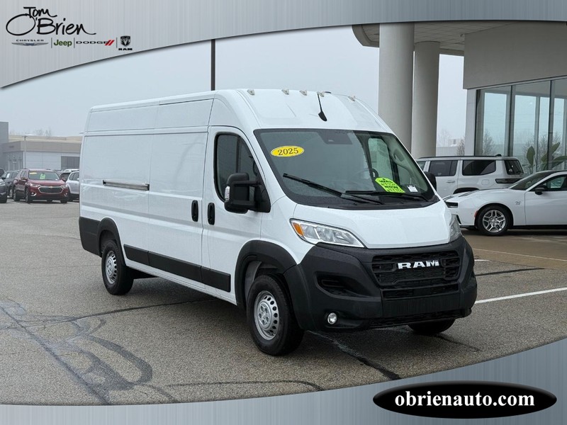 Ram ProMaster Cargo Van Vehicle Full-screen Gallery Image 01