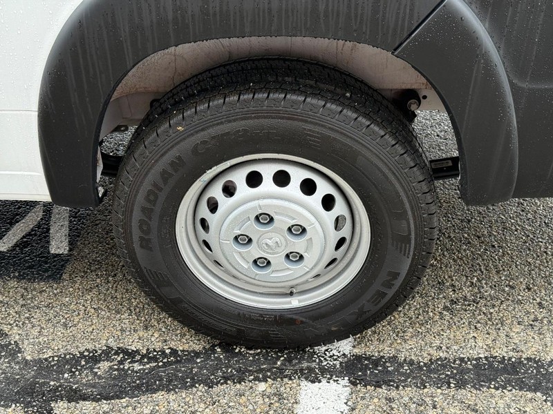 Ram ProMaster Cargo Van Vehicle Full-screen Gallery Image 06