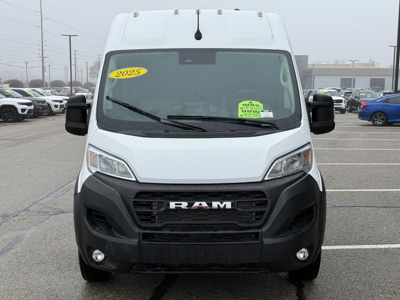 Ram ProMaster Cargo Van Vehicle Full-screen Gallery Image 09