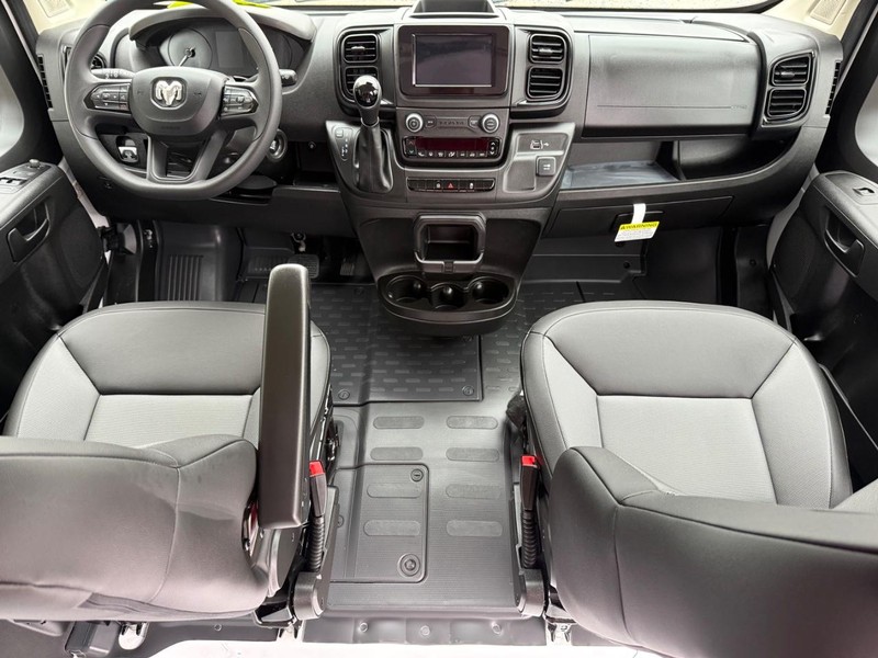 Ram ProMaster Cargo Van Vehicle Full-screen Gallery Image 12