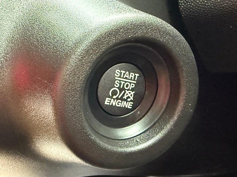 Ram ProMaster Cargo Van Vehicle Full-screen Gallery Image 16