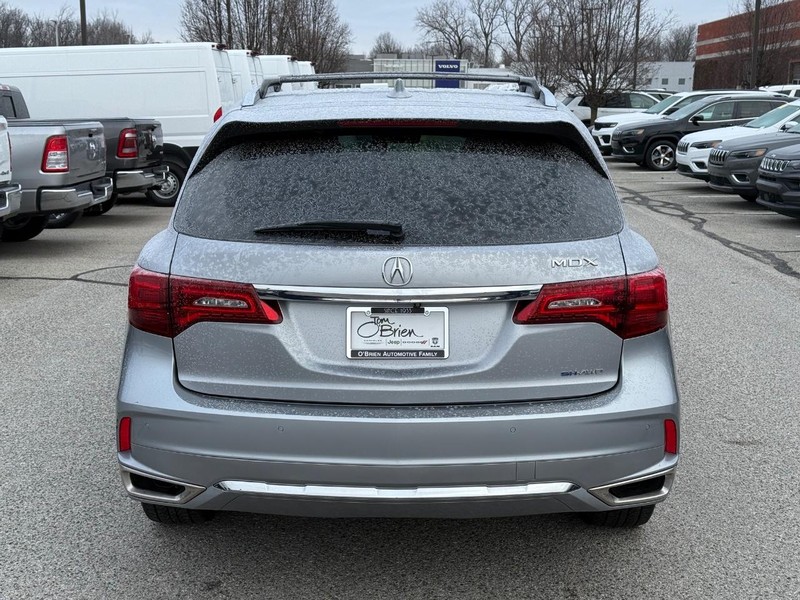 Acura MDX Vehicle Full-screen Gallery Image 04