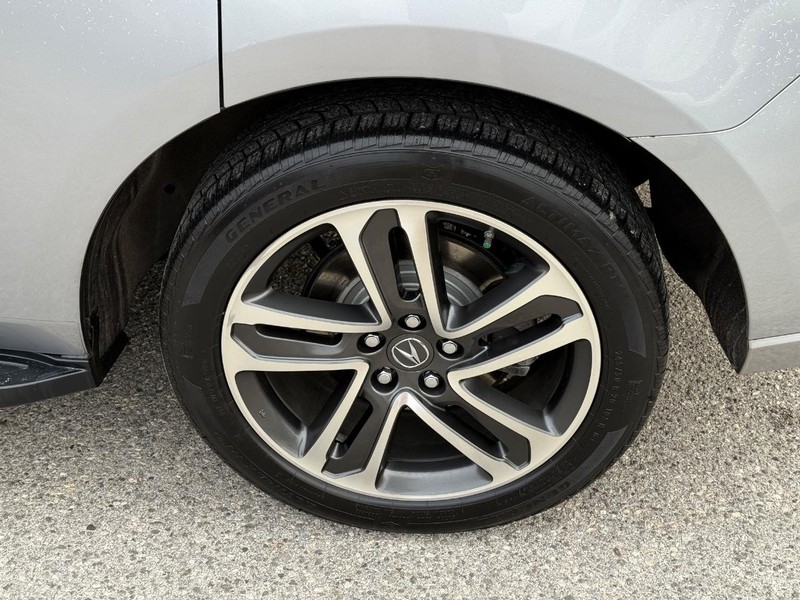Acura MDX Vehicle Full-screen Gallery Image 06