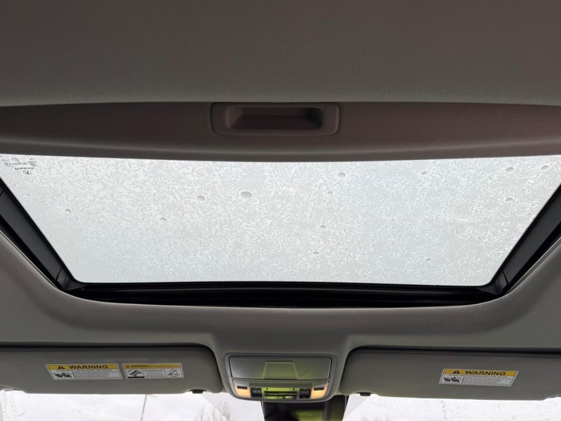 Acura MDX Vehicle Full-screen Gallery Image 12