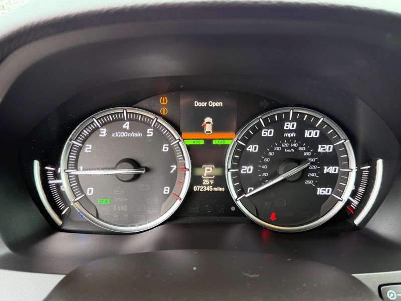 Acura MDX Vehicle Full-screen Gallery Image 24
