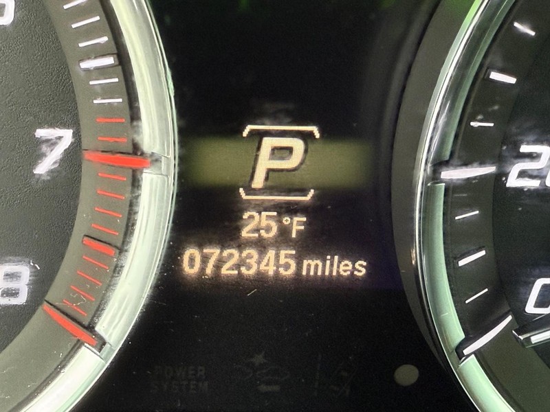 Acura MDX Vehicle Full-screen Gallery Image 25