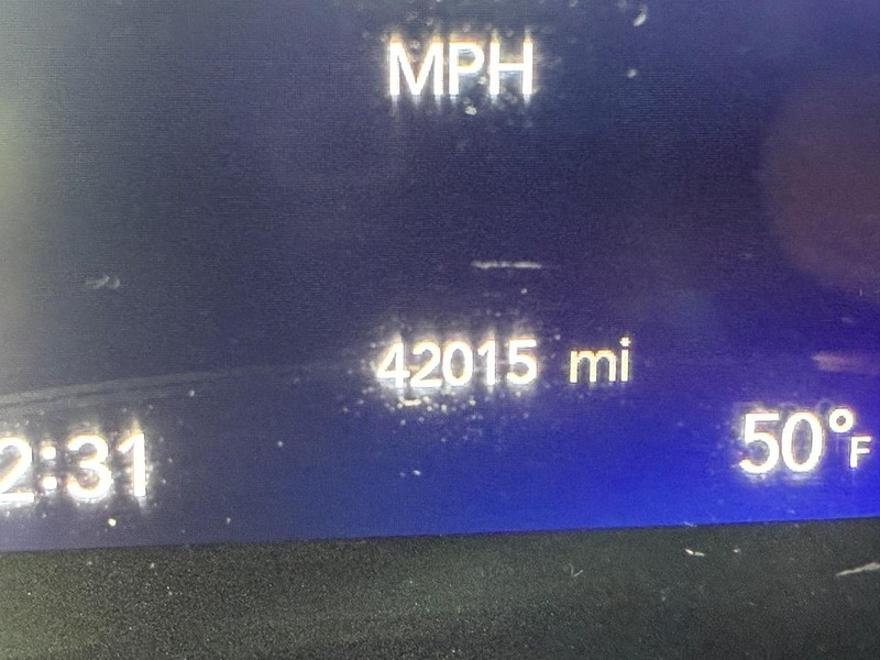 Chrysler Pacifica Vehicle Full-screen Gallery Image 23