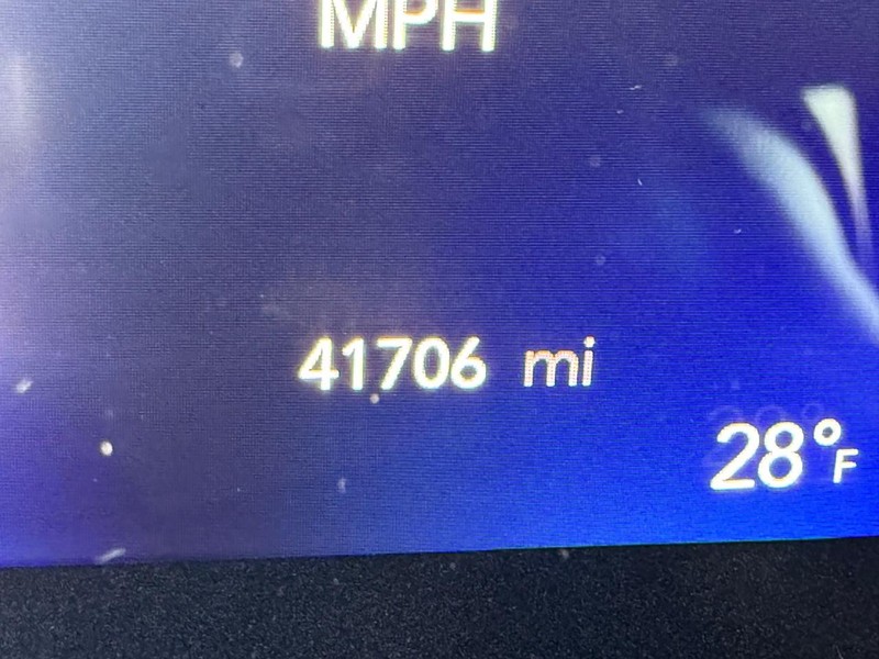 Chrysler Pacifica Vehicle Full-screen Gallery Image 22