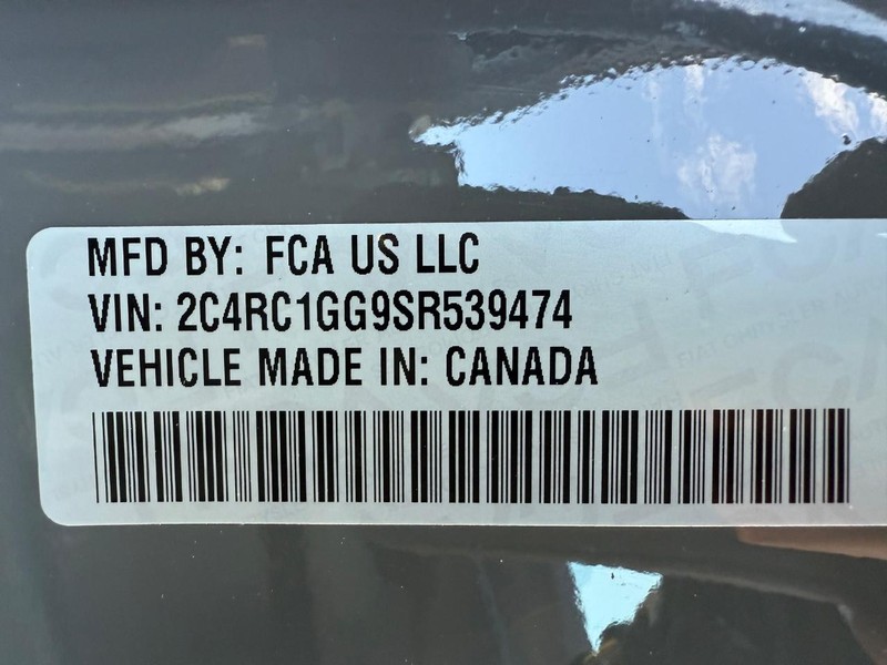 Chrysler Pacifica Vehicle Full-screen Gallery Image 25