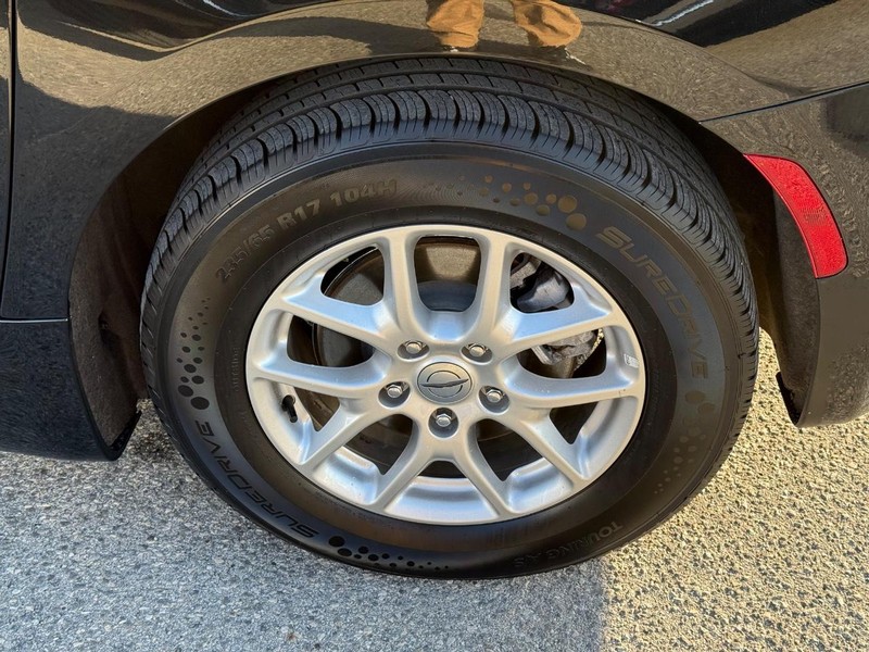 Chrysler Pacifica Vehicle Full-screen Gallery Image 06