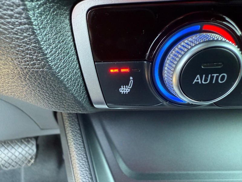 Audi Q3 Vehicle Full-screen Gallery Image 20