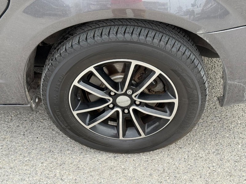 Dodge Grand Caravan Vehicle Full-screen Gallery Image 06