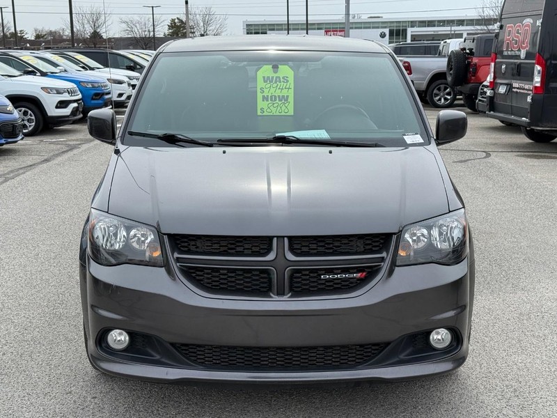 Dodge Grand Caravan Vehicle Full-screen Gallery Image 10