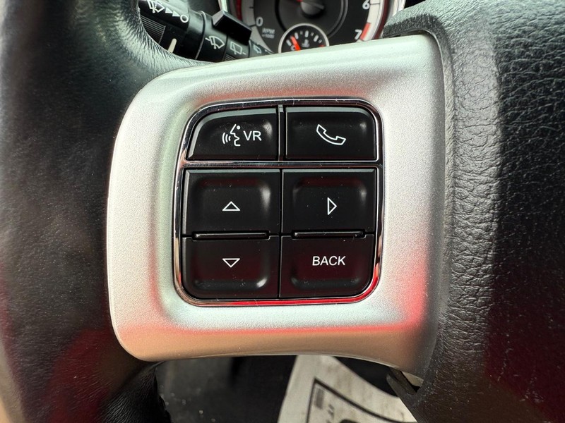 Dodge Grand Caravan Vehicle Full-screen Gallery Image 15