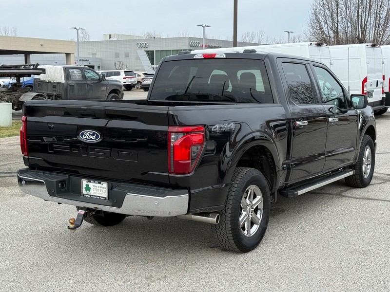 Ford F-150 Vehicle Full-screen Gallery Image 03
