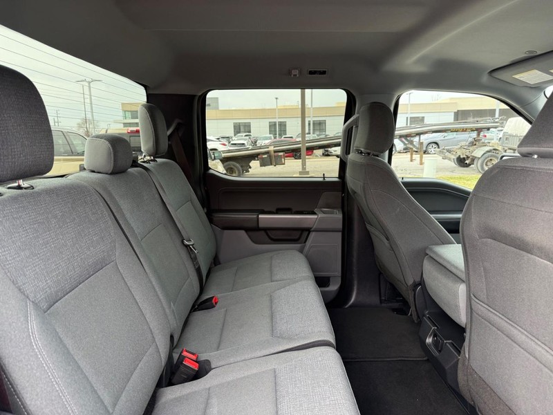 Ford F-150 Vehicle Full-screen Gallery Image 10