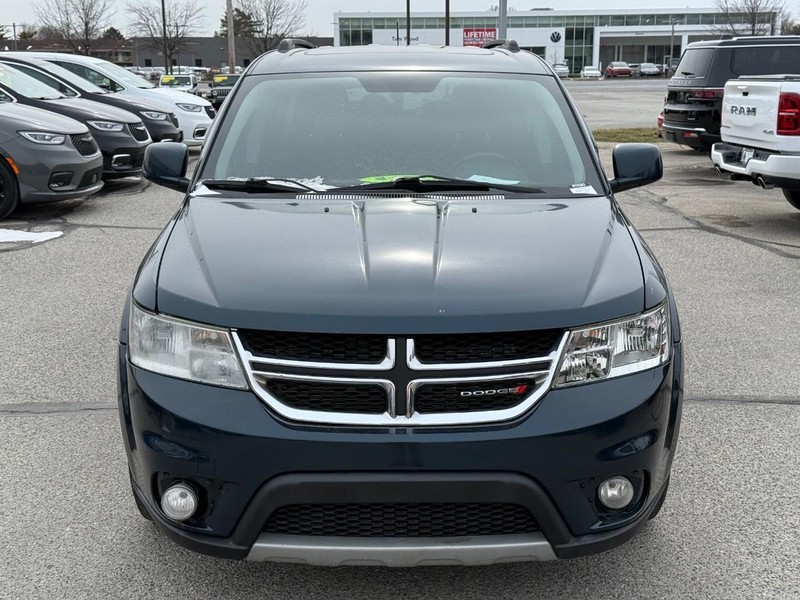 Dodge Journey Vehicle Full-screen Gallery Image 09