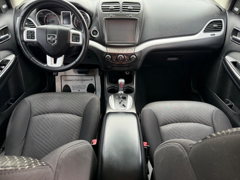 Dodge Journey Vehicle Full-screen Gallery Image 13