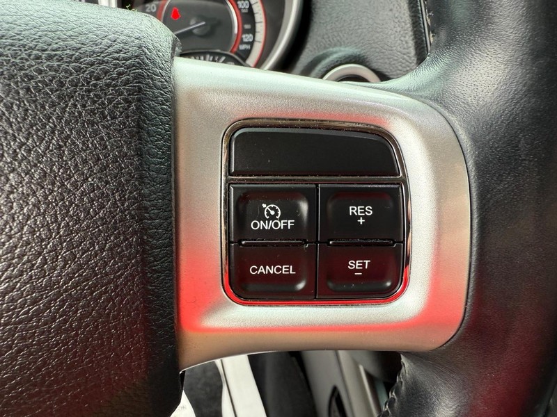 Dodge Journey Vehicle Full-screen Gallery Image 16