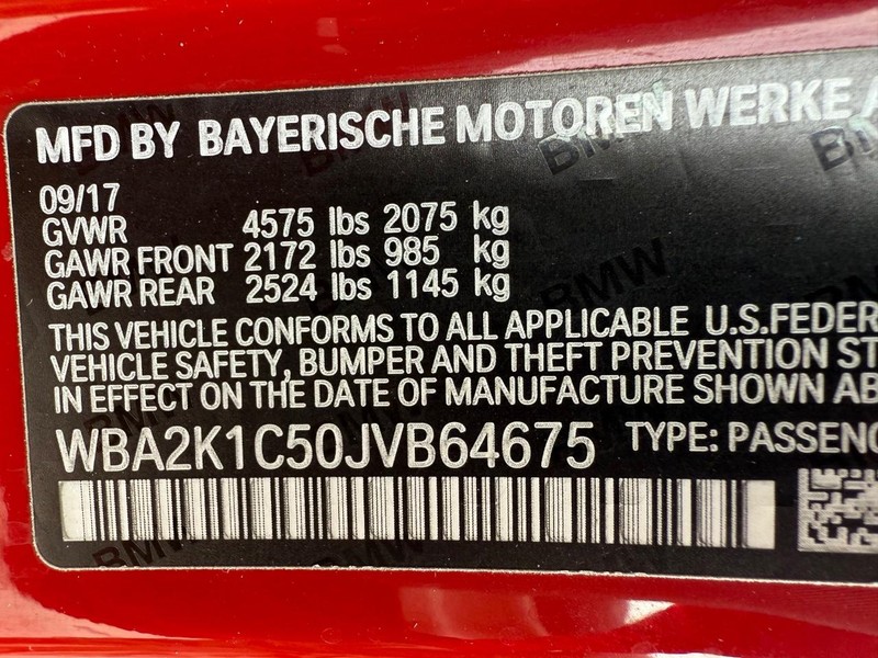 BMW 2 Series Vehicle Full-screen Gallery Image 26