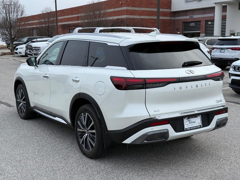 INFINITI QX60 Vehicle Full-screen Gallery Image 05