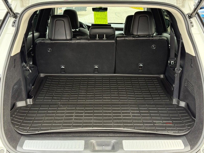 INFINITI QX60 Vehicle Full-screen Gallery Image 07