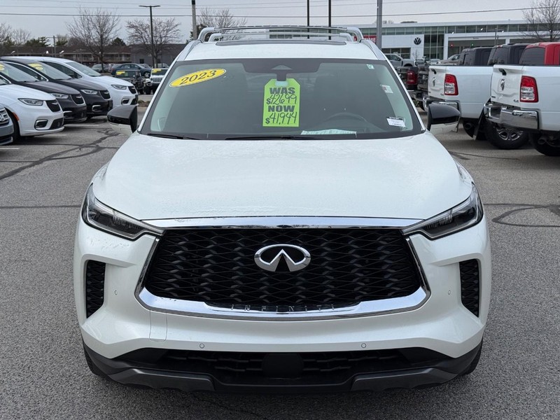 INFINITI QX60 Vehicle Full-screen Gallery Image 10