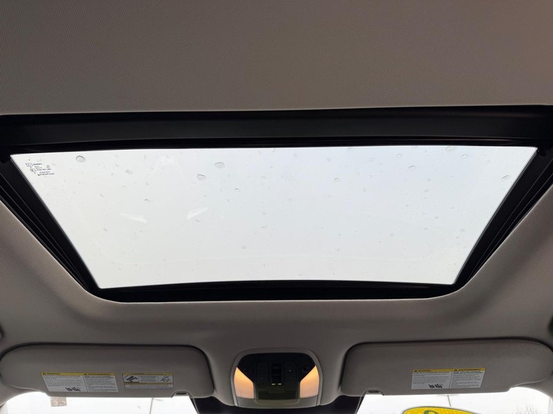 INFINITI QX60 Vehicle Full-screen Gallery Image 12