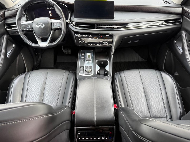 INFINITI QX60 Vehicle Full-screen Gallery Image 13